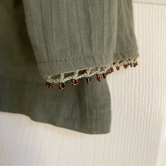 JOHNNY WAS fabulous linen top. Olive green. Hook closure. Beaded sleeves. Size M - Picture 7 of 8